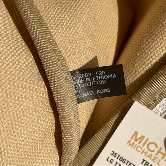 Michael Kors Logo Stripe Tote & Wristlet Bag Set - Picture 15 of 16